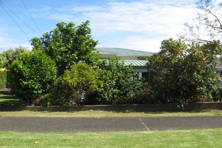 Photo of property in 2/23 Miro Road, Mangere Bridge, Auckland, 2022