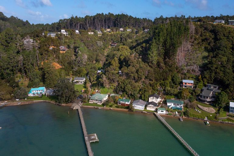 Photo of property in 8a Schoolhouse Bay Road, Kawau Island, 0920