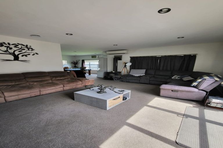 Photo of property in 12 Vino Cina Heights, Ranui, Auckland, 0612
