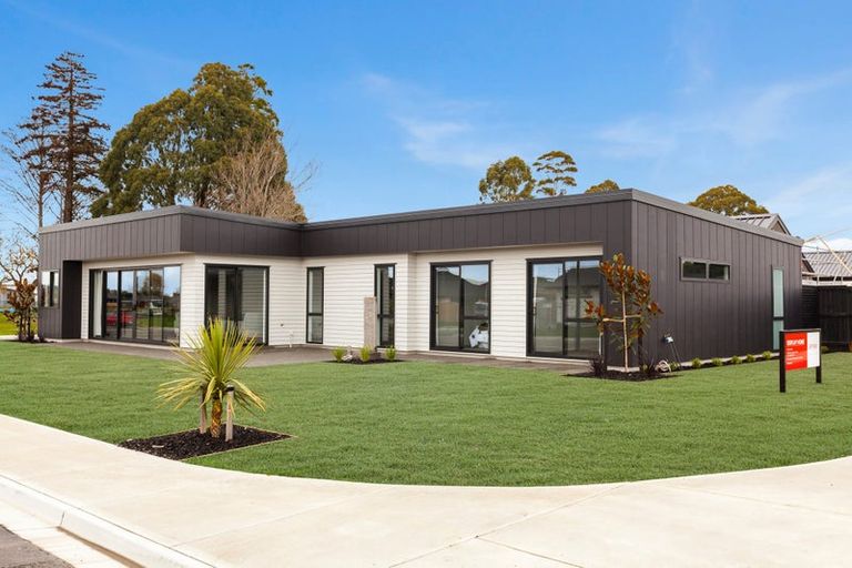 Photo of property in 2 John Raven Lane, Woodend, 7610