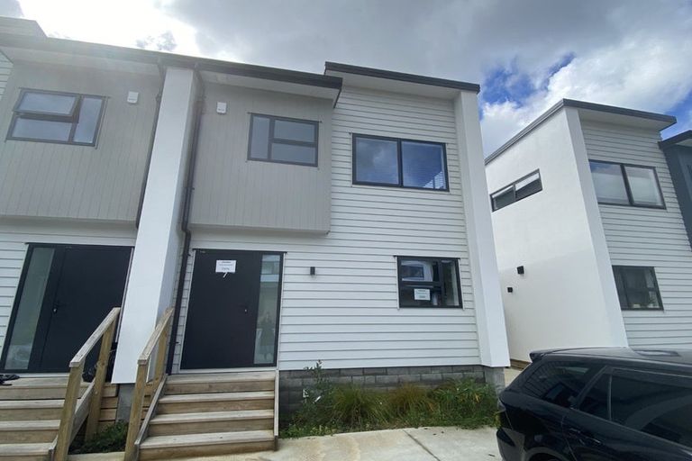 Photo of property in 7/64 Glen Road, Stokes Valley, Lower Hutt, 5019