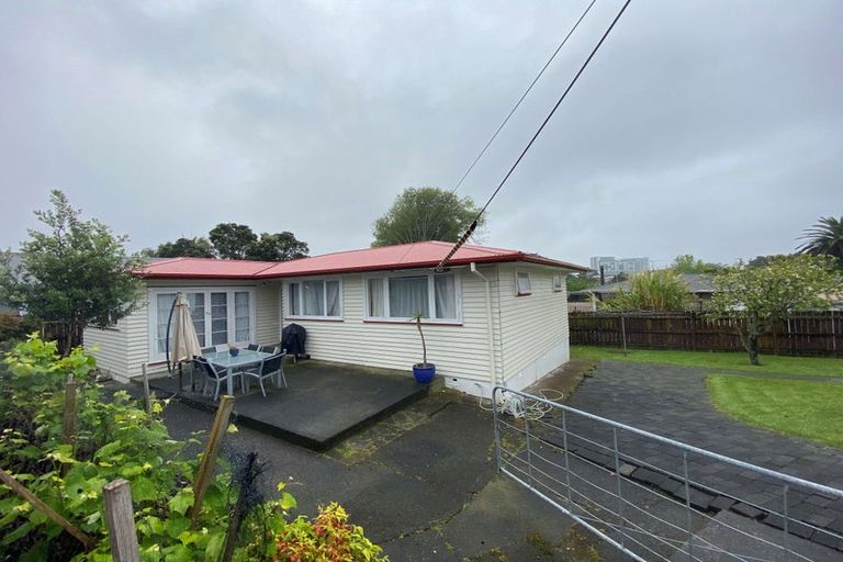 Photo of property in 38a Woodglen Road, Glen Eden, Auckland, 0602