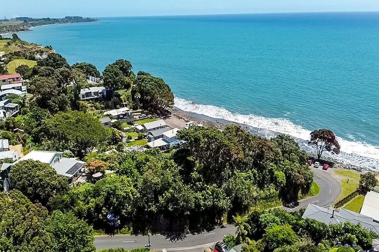 Photo of property in 25-27 Onaero Beach Road, Onaero, Waitara, 4383