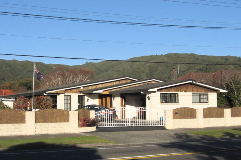 Photo of property in 135 Stokes Valley Road, Stokes Valley, Lower Hutt, 5019