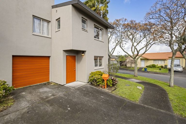 Photo of property in 1 Butia Avenue, Henderson, Auckland, 0612