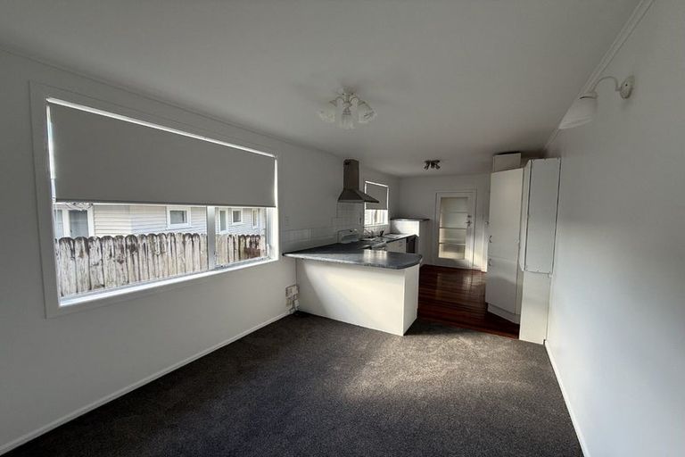 Photo of property in 5 Trelawn Place, Cockle Bay, Auckland, 2014