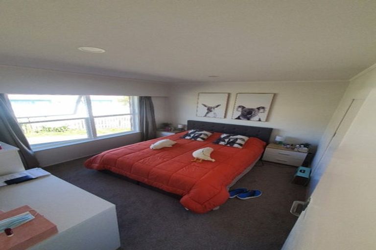 Photo of property in 1/14 Lynn Road, Bayview, Auckland, 0629