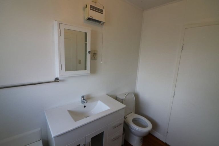 Photo of property in 1 Ballantyne Avenue, Upper Riccarton, Christchurch, 8041