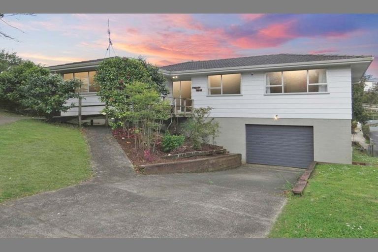 Photo of property in 23 Kerria Place, Sunnynook, Auckland, 0620