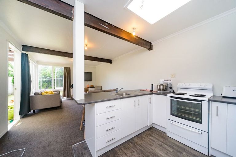 Photo of property in 12 Westmere Place, Takaro, Palmerston North, 4412