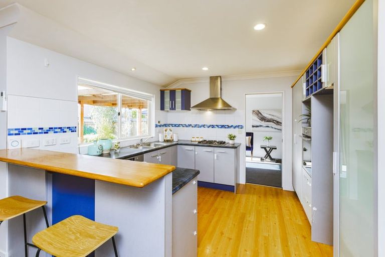 Photo of property in 35 Croftview Road, Wattle Downs, Auckland, 2103