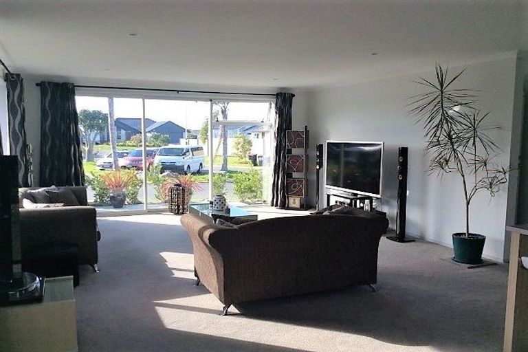 Photo of property in 80 Cassinia Close, Papamoa Beach, Papamoa, 3118