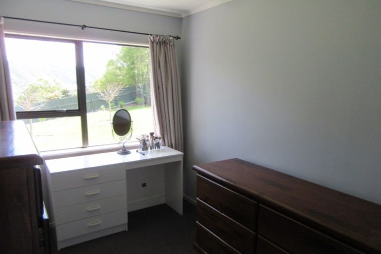 Photo of property in 9 Oaklands Grove, Clouston Park, Upper Hutt, 5018