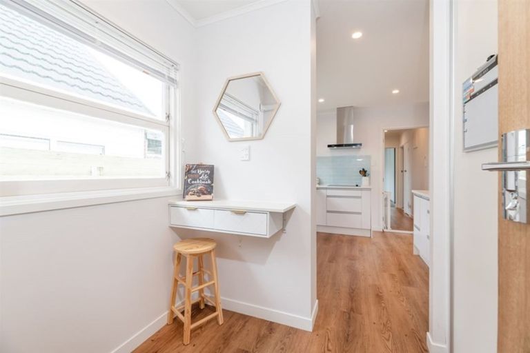 Photo of property in 2/137 Shakespeare Road, Milford, Auckland, 0620