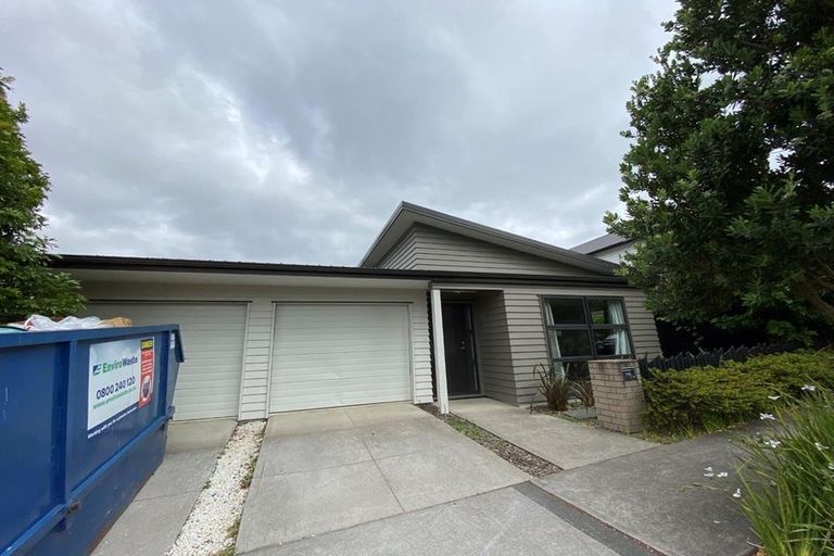 Photo of property in 16 Waiarohia Place, Hobsonville, Auckland, 0616