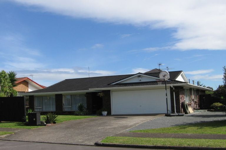 Photo of property in 24 Hedge Row, Sunnyhills, Auckland, 2010