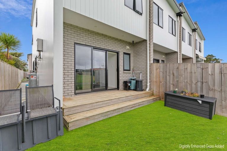 Photo of property in 15c Arney Road, Ranui, Auckland, 0612