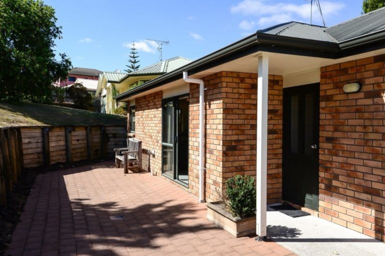 Photo of property in 24 Palm Grove Drive, Western Heights, Hamilton, 3200