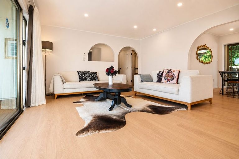 Photo of property in 31 Squirrel Lane, Browns Bay, Auckland, 0630