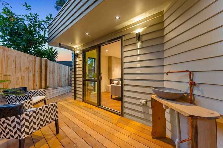Photo of property in 1a Prestige Place, Castor Bay, Auckland, 0620