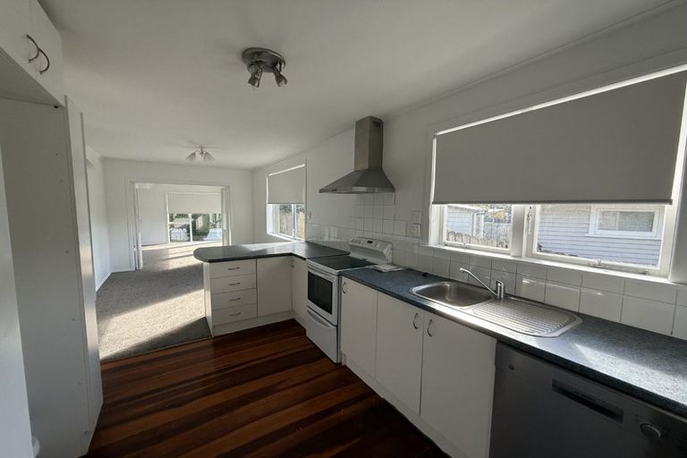 Photo of property in 5 Trelawn Place, Cockle Bay, Auckland, 2014