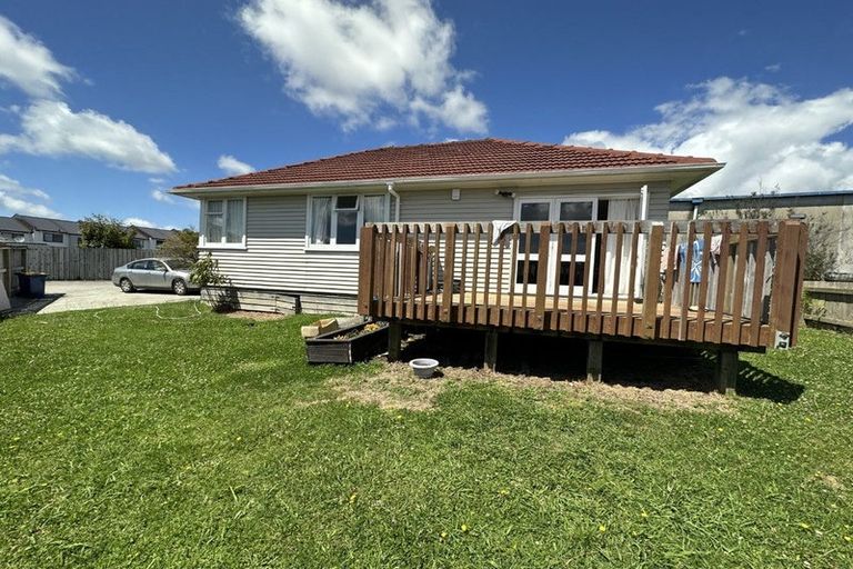 Photo of property in 68b Kelman Road, Kelston, Auckland, 0602
