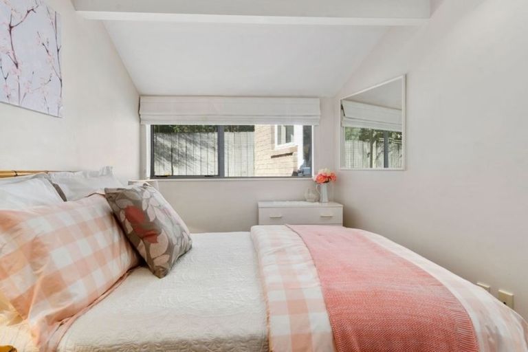 Photo of property in 5 Rimu Rise, Albany, Auckland, 0632