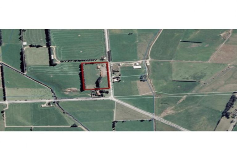 Photo of property in 29 Harbour Endowment Road, South Hillend, Winton, 9783