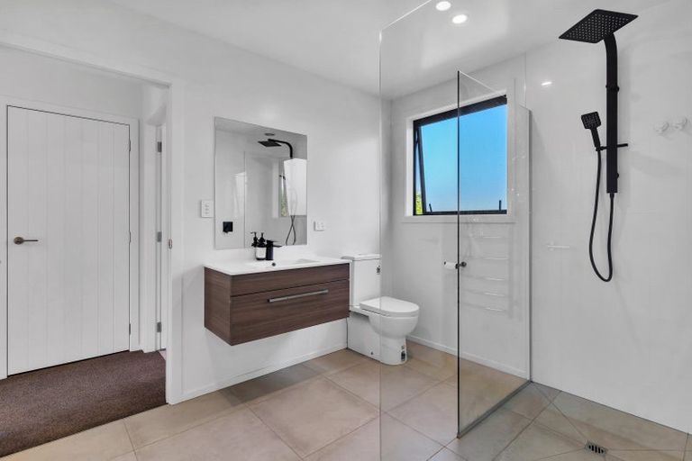 Photo of property in 19 Tarata Grove, Lansdowne, Masterton, 5810