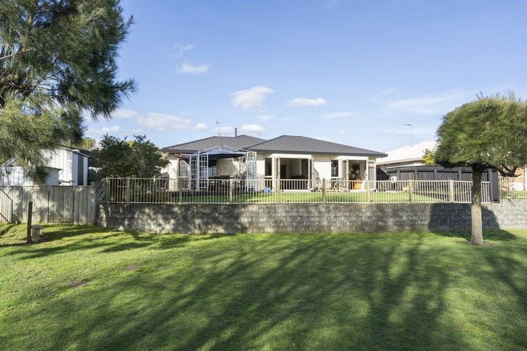 Photo of property in 14 Meadow Court, Paraparaumu, 5032