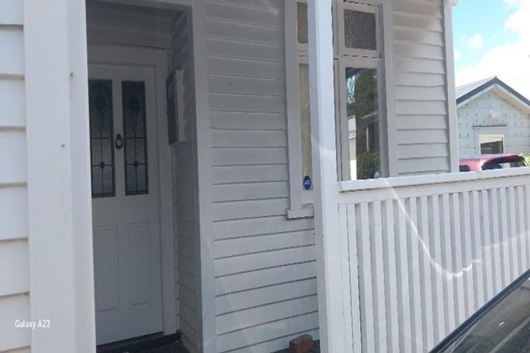 Photo of property in 22 Riddlers Crescent, Petone, Lower Hutt, 5012