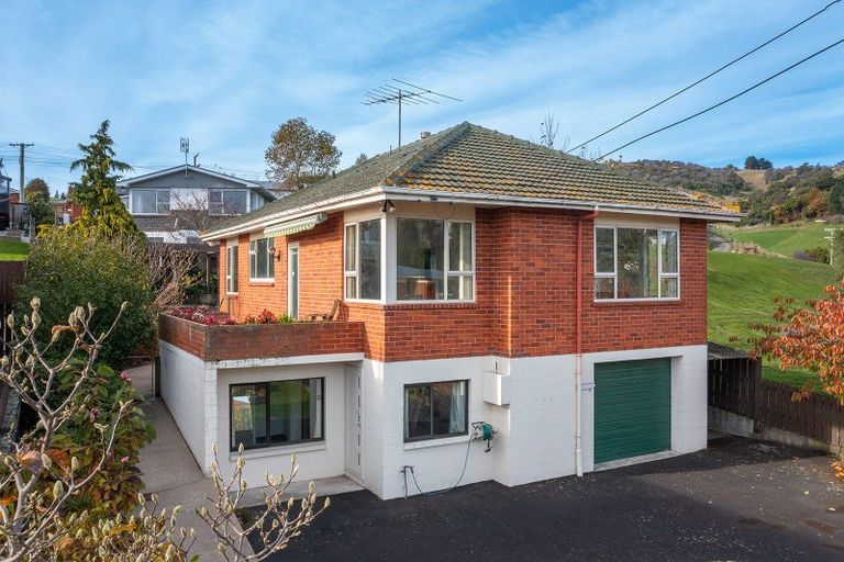 Photo of property in 8 Elwyn Crescent, Green Island, Dunedin, 9018