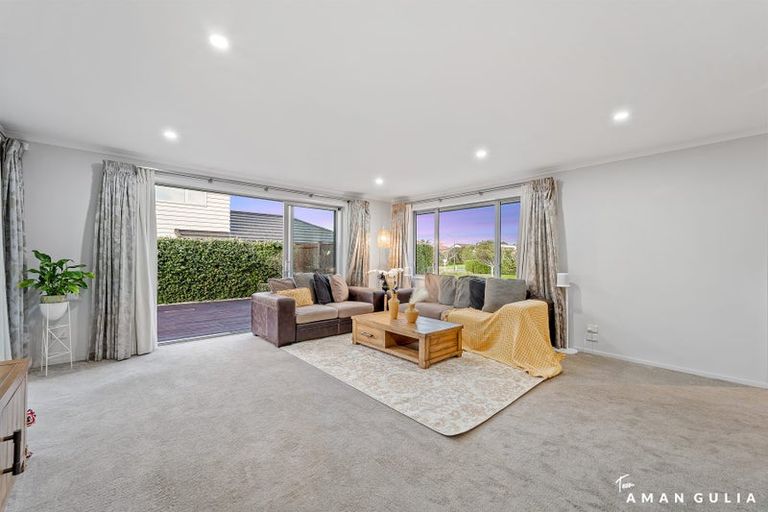 Photo of property in 21 Capriana Drive, Karaka, Papakura, 2113