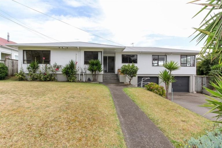 Photo of property in 74 Smart Road, Glen Avon, New Plymouth, 4312