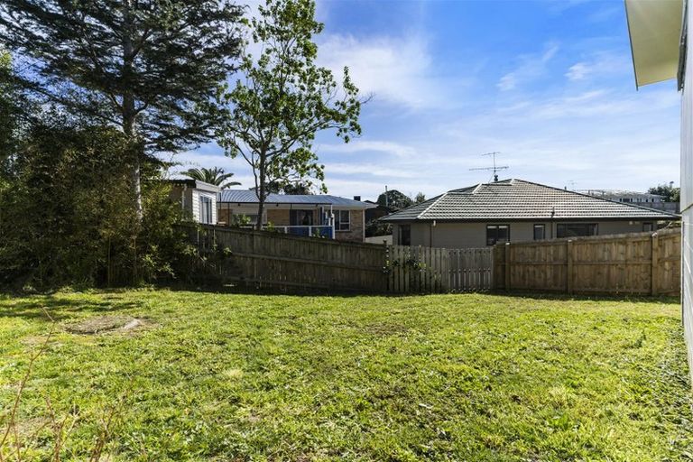 Photo of property in 7d Yeoman Place, Howick, Auckland, 2014