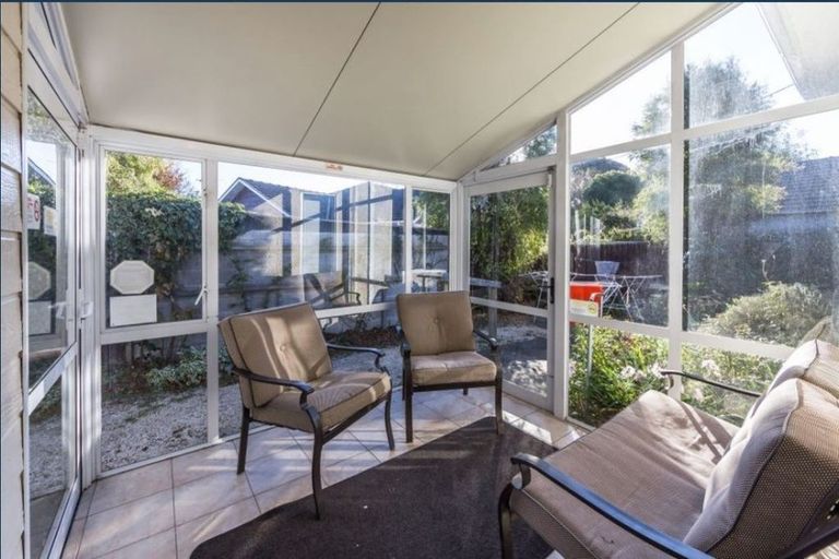 Photo of property in 9 Straven Road, Riccarton, Christchurch, 8011