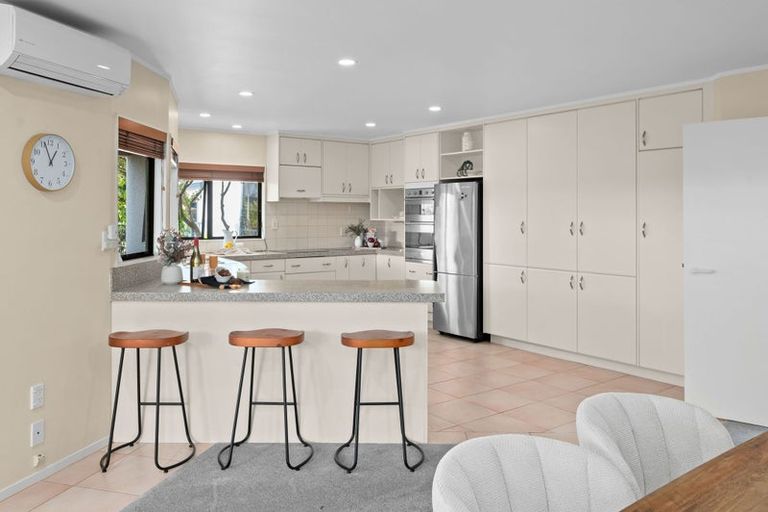 Photo of property in 11 Crowden Place, Harrowfield, Hamilton, 3210