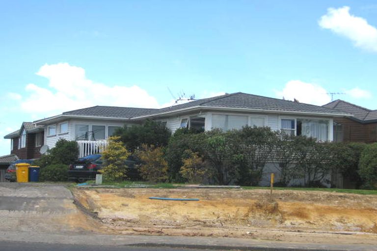 Photo of property in 1/457a Glenfield Road, Glenfield, Auckland, 0629