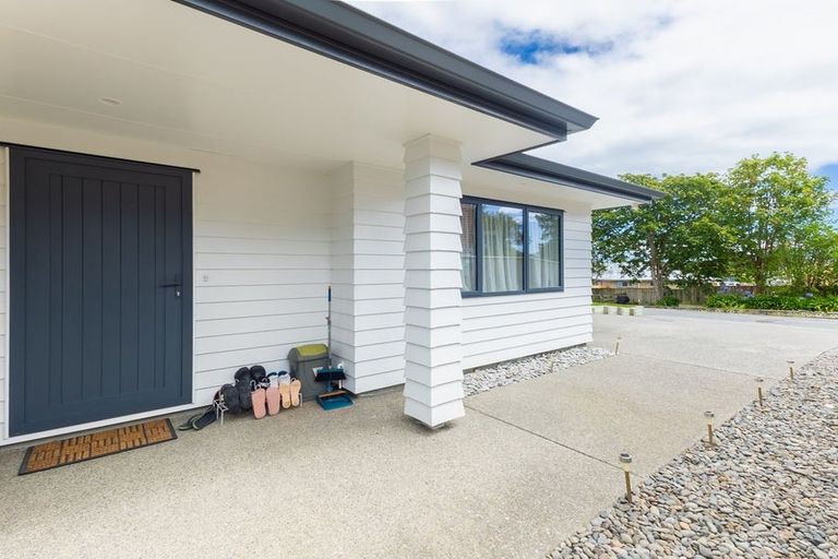 Photo of property in 16a Utauta Street, Waikanae, 5036