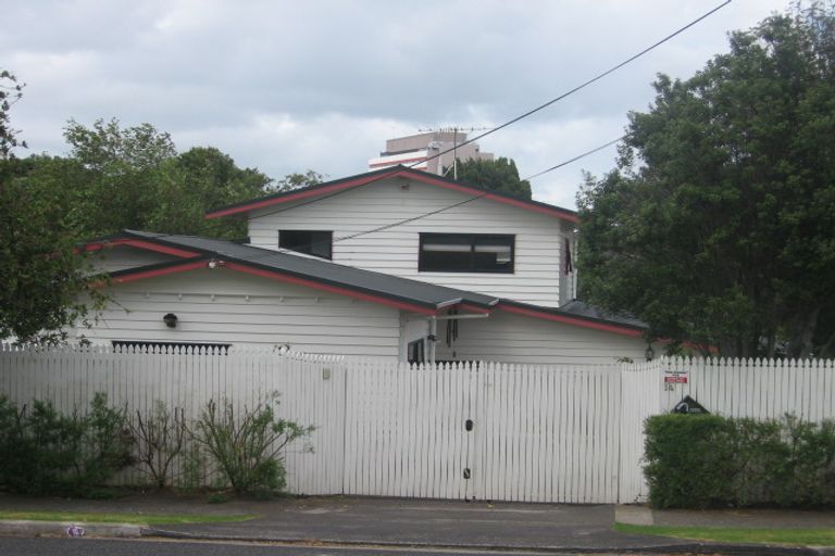 Photo of property in 14 Nile Road, Milford, Auckland, 0620