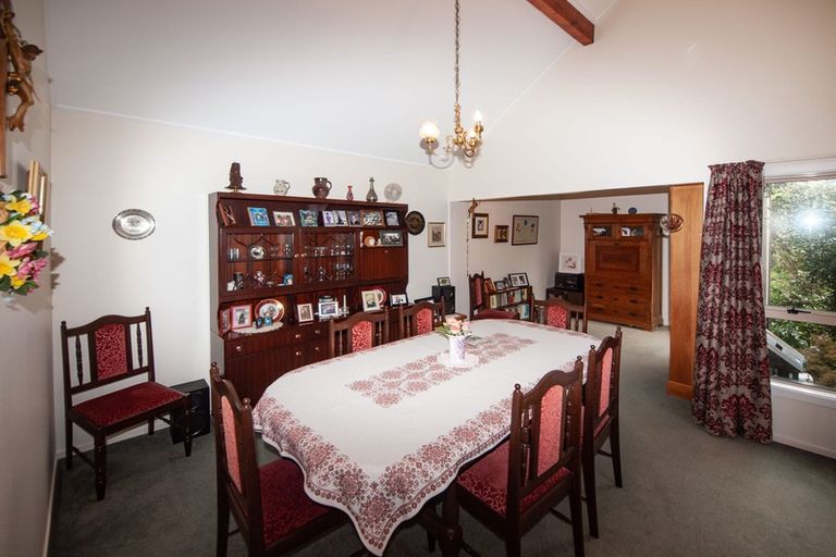 Photo of property in 8 Curacao Place, Grenada Village, Wellington, 6037