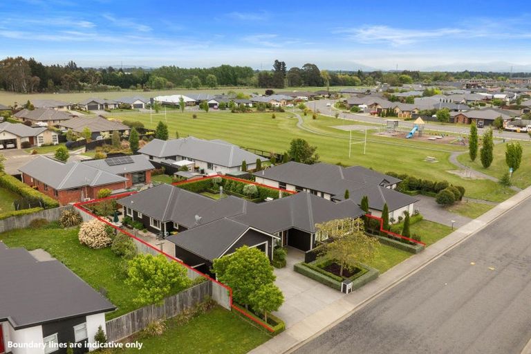 Photo of property in 8 Beech Drive, Rangiora, 7400