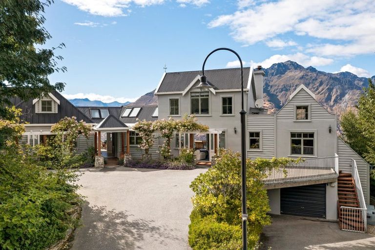 Photo of property in 15 Summit Lane, Ben Lomond, Queenstown, 9371