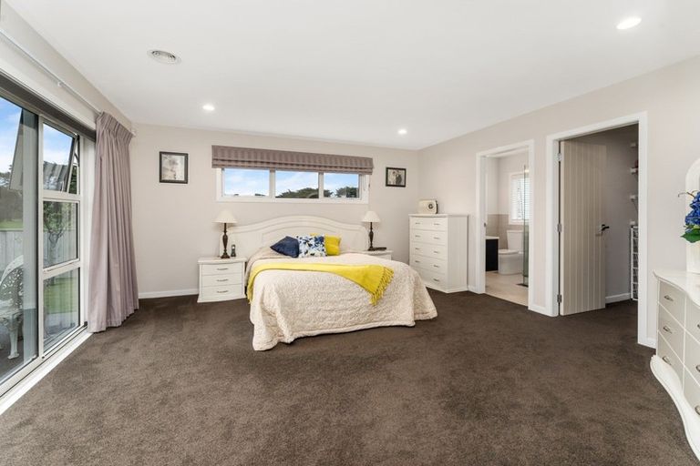 Photo of property in 96 The Drive, Paraparaumu Beach, Paraparaumu, 5032