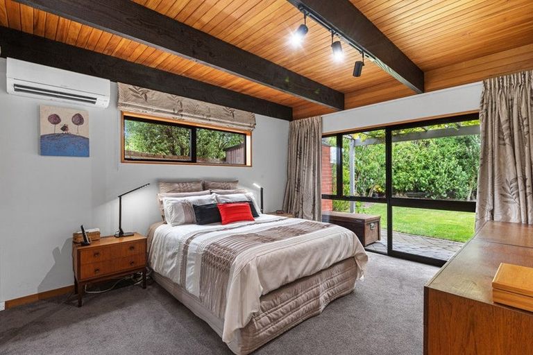 Photo of property in 24 Highland Place, Avonhead, Christchurch, 8042