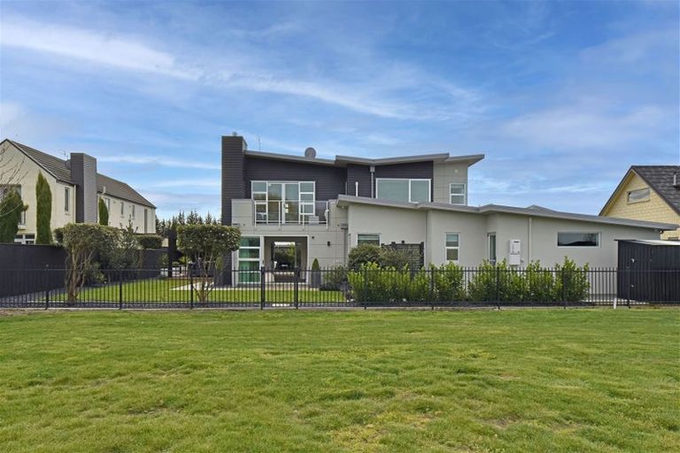 Photo of property in 36 Birkdale Drive, Shirley, Christchurch, 8061