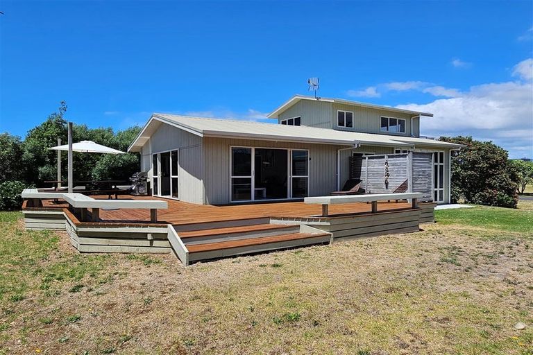 Photo of property in 618 Matarangi Drive, Matarangi, Whitianga, 3592