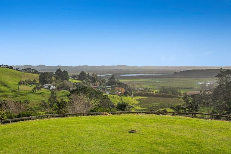 Photo of property in 4 Ferngully Road, Helensville, Kaukapakapa, 0871