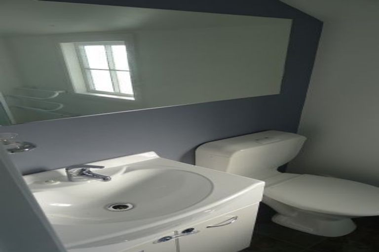 Photo of property in 27 Tawa Terrace, Tawa, Wellington, 5028