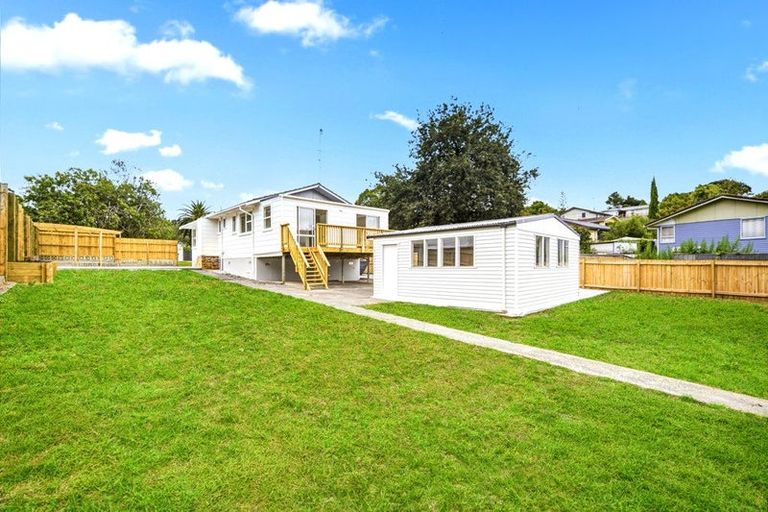 Photo of property in 11 Juniper Road, Sunnynook, Auckland, 0620